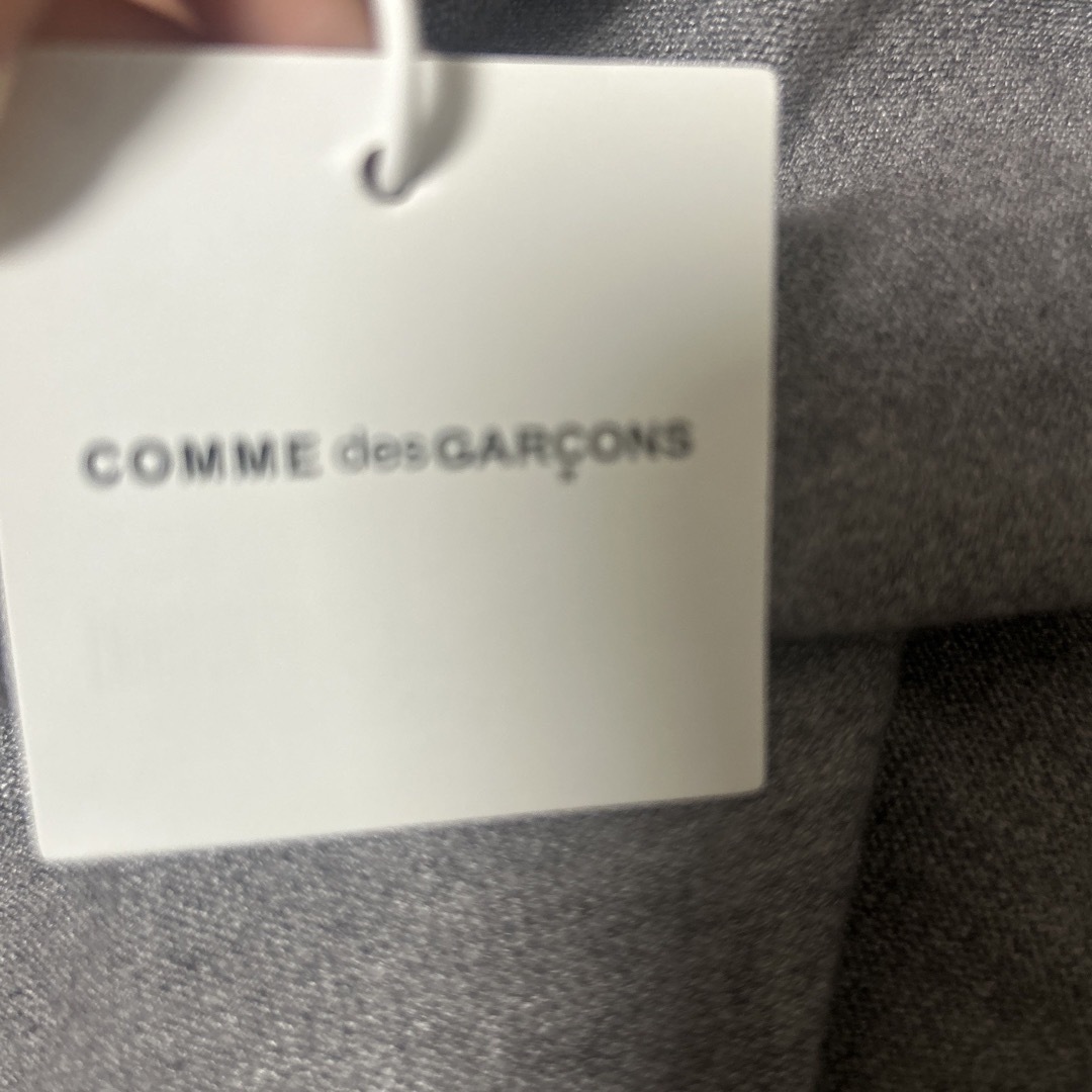 COMME des GARCONS(コムデギャルソン)の新品未使用　コムデギャルソン　カーディガン 値札タグ付き M レディースのトップス(カーディガン)の商品写真