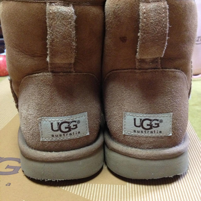 UGG(アグ)のUGG ベージュミニ レディースの靴/シューズ(ブーツ)の商品写真