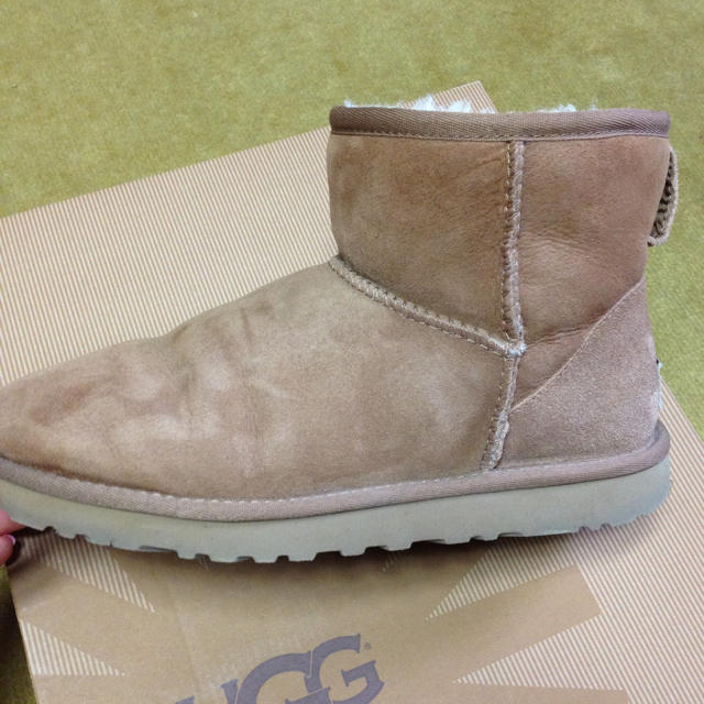 UGG(アグ)のUGG ベージュミニ レディースの靴/シューズ(ブーツ)の商品写真