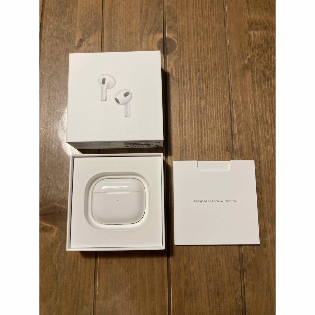 Lightning充電ケース付きAirPods（第3世代）ヘッドフォン/イヤフォン