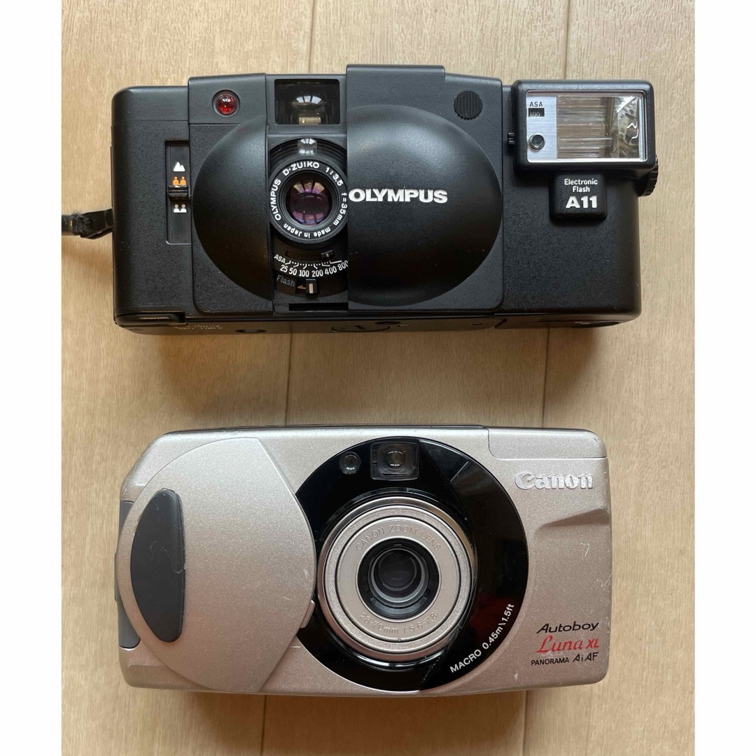 OLYMPUSOLYMPUS XA2  A11  +  CANON Luna XL