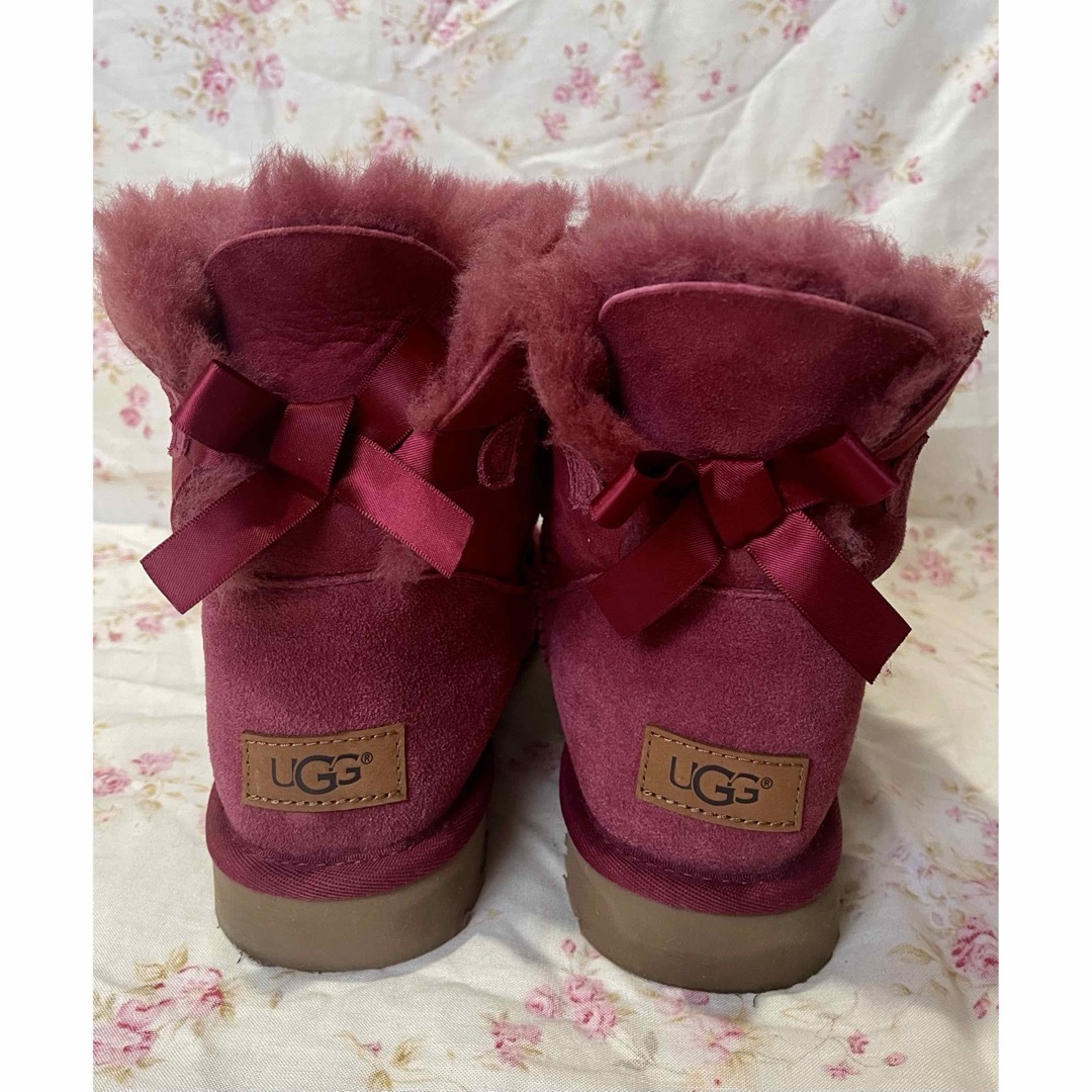 UGG(アグ)のUGG アグ ムートン ブーツ ミニ ベイリー ボウ ピンク系 USA7サイズ レディースの靴/シューズ(ブーツ)の商品写真