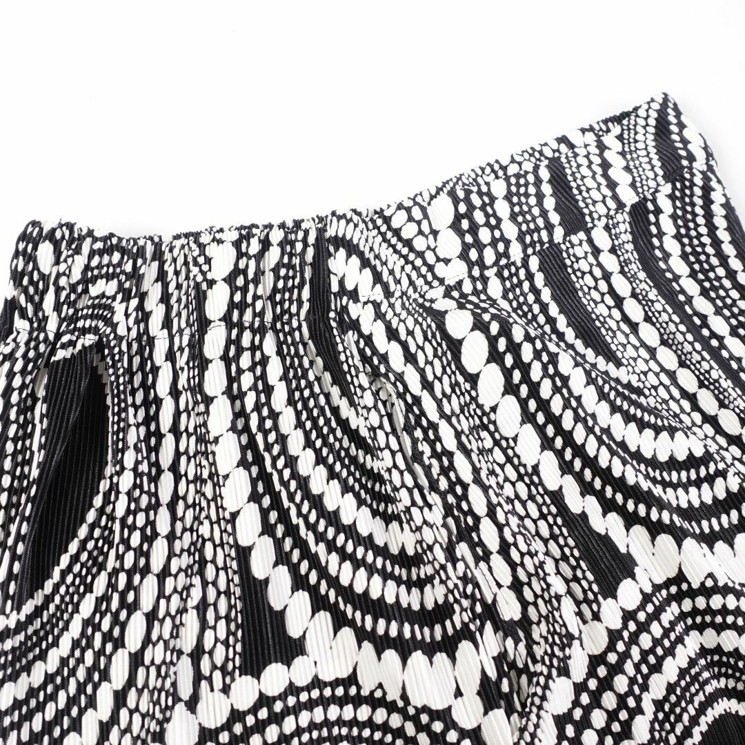 antiqua(アンティカ)のアンティカ　antiqua　レトロ柄　プリーツワイドパンツ　ブラック　フリー　 レディースのスカート(ロングスカート)の商品写真