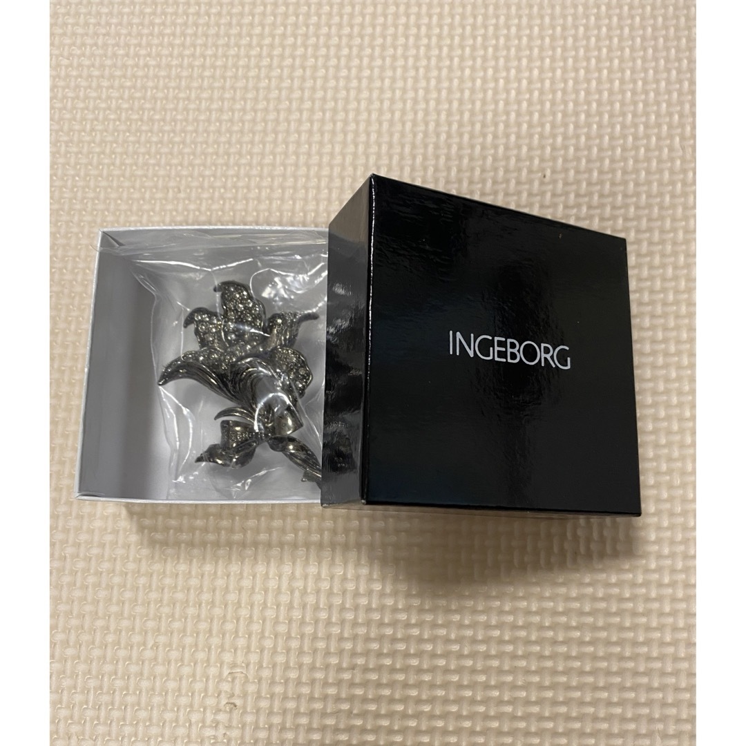 INGEBORG(インゲボルグ)のインゲボルグ　ノベルティ レディースのアクセサリー(ブローチ/コサージュ)の商品写真