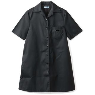 プラダ(PRADA)のプラダ PRADA シャツワンピース レディース Re-Nylon トライアングルロゴ リナイロン ロング丈 半袖 三角ロゴ 2023年秋冬新作 230619 1WQ8 002(ロングワンピース/マキシワンピース)