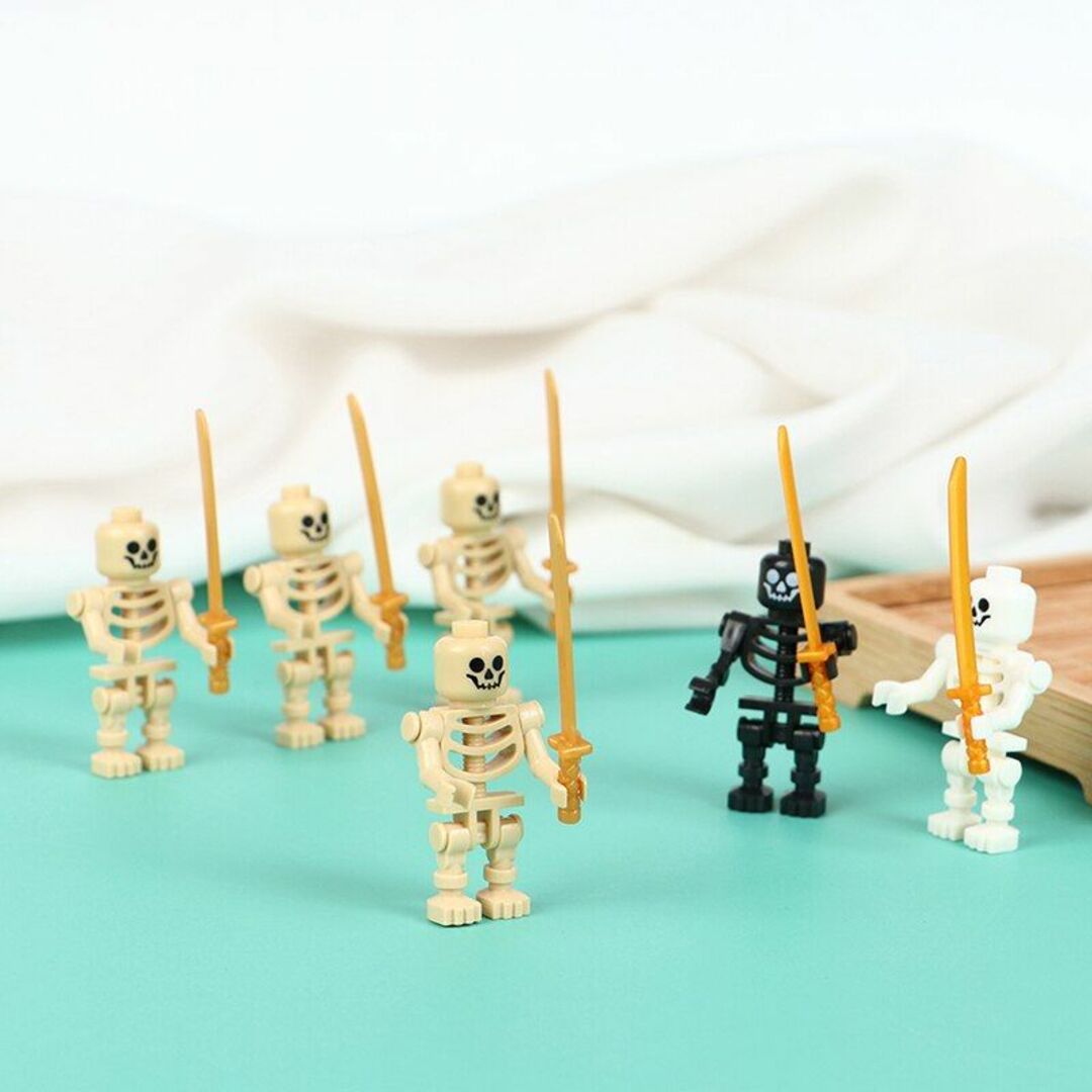 スカル骸骨ガイコツ ドクロ フィグ12体基盤プレート付きセットLEGO互換レゴ エンタメ/ホビーのおもちゃ/ぬいぐるみ(模型/プラモデル)の商品写真