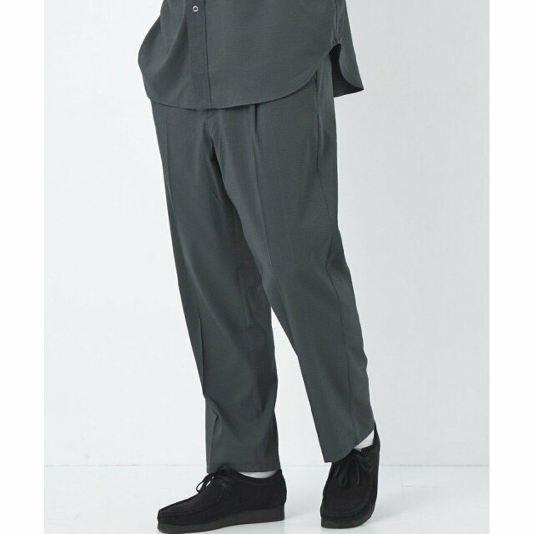 UNITED ARROWS green label relaxing(ユナイテッドアローズグリーンレーベルリラクシング)の【DK.GRAY】【L】【別注】<UNIVERSAL OVERALL>GLR シアサッカー 1プリーツ パンツ メンズのパンツ(その他)の商品写真