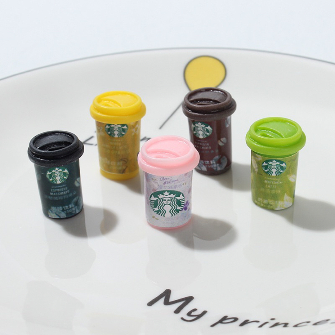 Starbucks Coffee(スターバックスコーヒー)のミニチュアドリンク　スターバックスコーヒー　スタバ　ペーパーバック付　ミニチュア ハンドメイドのおもちゃ(ミニチュア)の商品写真