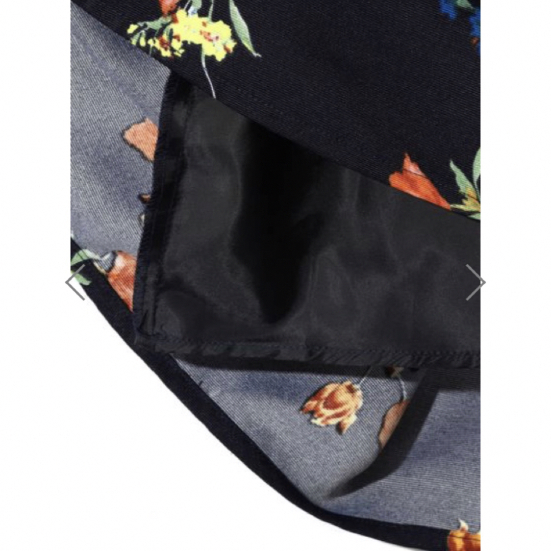 GRL(グレイル)の最終値下げ♡GRL フラワータックフレアスカート 人気 花柄 上品 SALE レディースのスカート(ロングスカート)の商品写真
