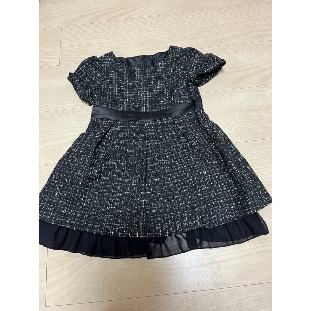 ベルメゾン　スーツ　100サイズ　新品未使用 キッズ/ベビー/マタニティのキッズ服女の子用(90cm~)(ドレス/フォーマル)の商品写真