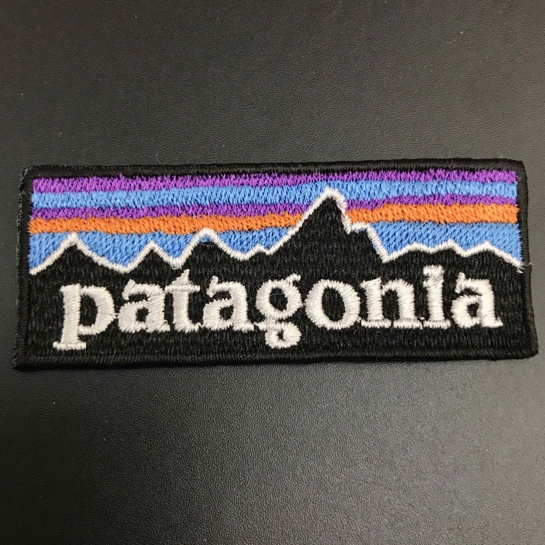 patagonia(パタゴニア)の70×28mm PATAGONIA フィッツロイロゴ アイロンワッペン -C37 ハンドメイドの素材/材料(各種パーツ)の商品写真