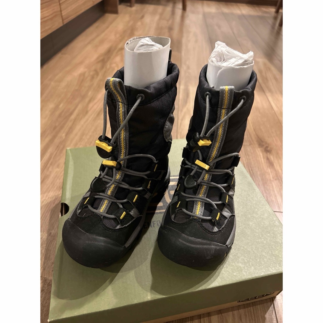 KEEN(キーン)のKEEN 子供用スノーブーツ キッズ/ベビー/マタニティのキッズ靴/シューズ(15cm~)(ブーツ)の商品写真