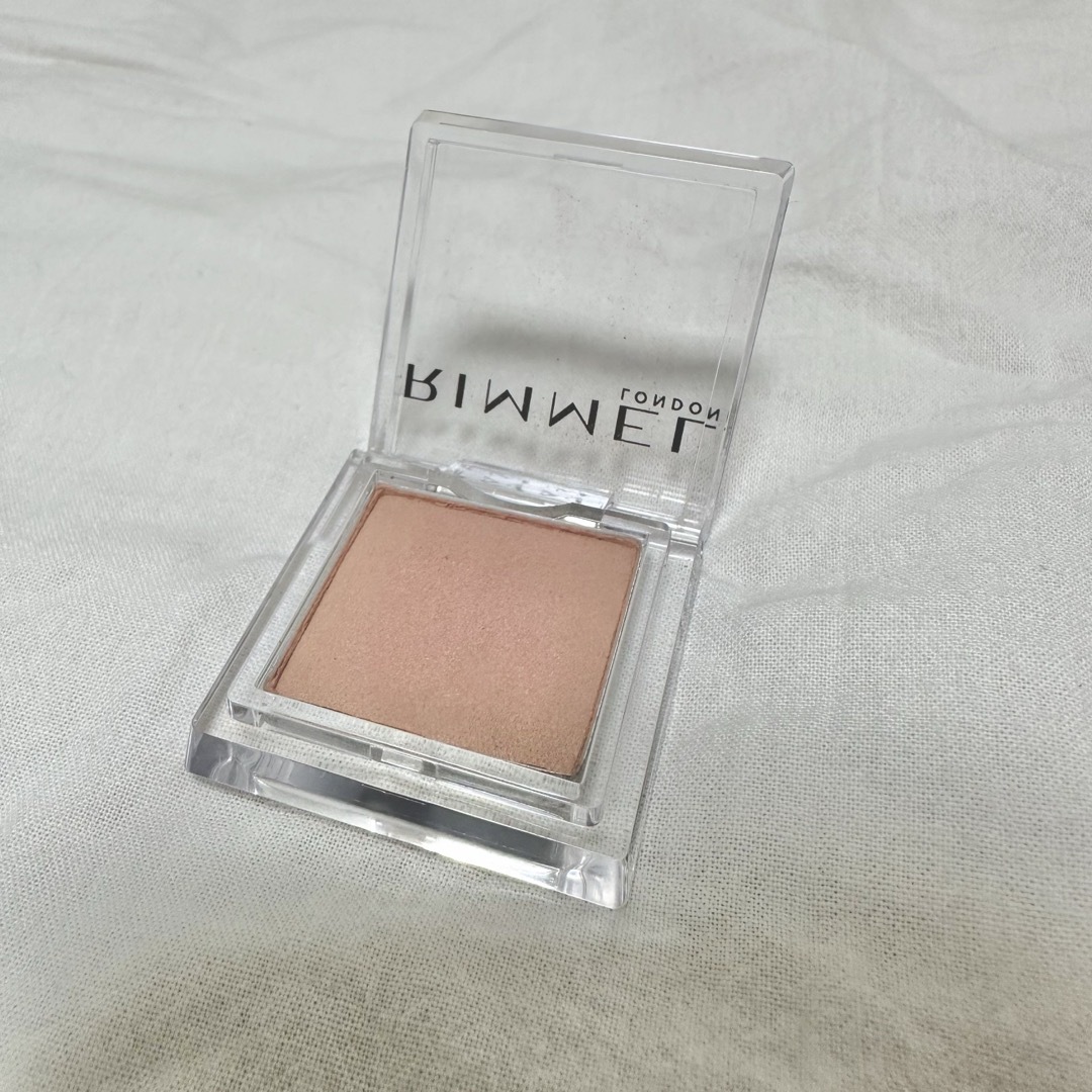 RIMMEL(リンメル)の【RIMMEL】バズり中アイシャドウ【値下げ中】 コスメ/美容のベースメイク/化粧品(アイシャドウ)の商品写真