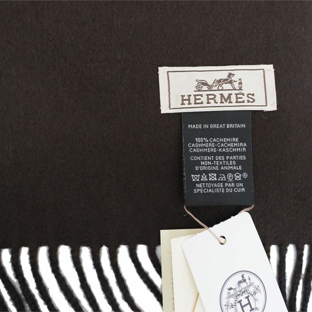 Hermes(エルメス)のエルメス カシミヤマフラー スーパーH レザーディティール 黒 マロン ポーレン H393829T 02 メンズ ユニセックス レディース カシミヤ リバーシブル 2022AW 2022年12月購入 HERMES【未使用品】 メンズのファッション小物(マフラー)の商品写真