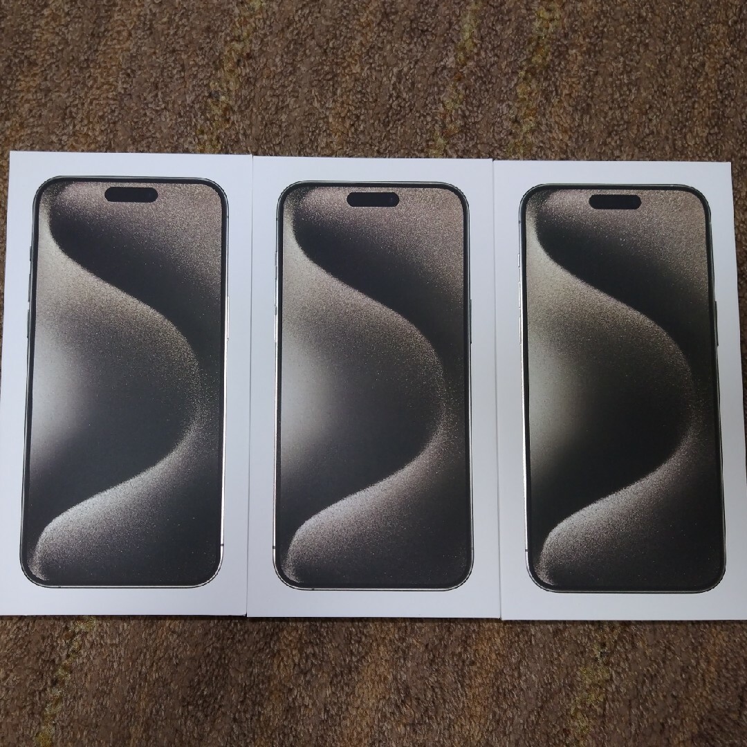 iPhone 15 Pro Maxカラー: ナチュラルチタニウム スマホ/家電/カメラのスマートフォン/携帯電話(スマートフォン本体)の商品写真