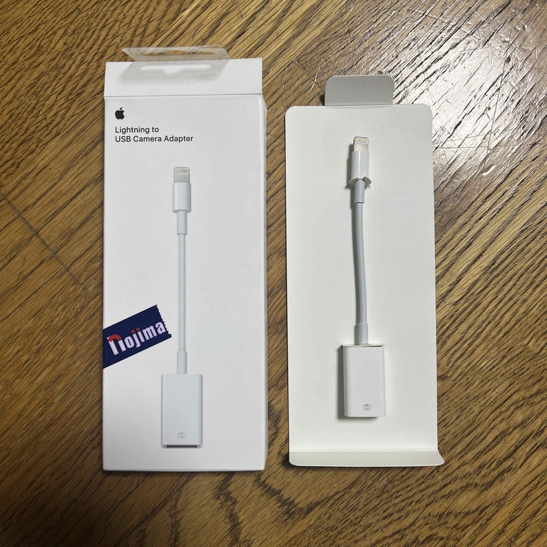 Apple(アップル)のapple lightning to USB camera adapter スマホ/家電/カメラのスマホアクセサリー(その他)の商品写真