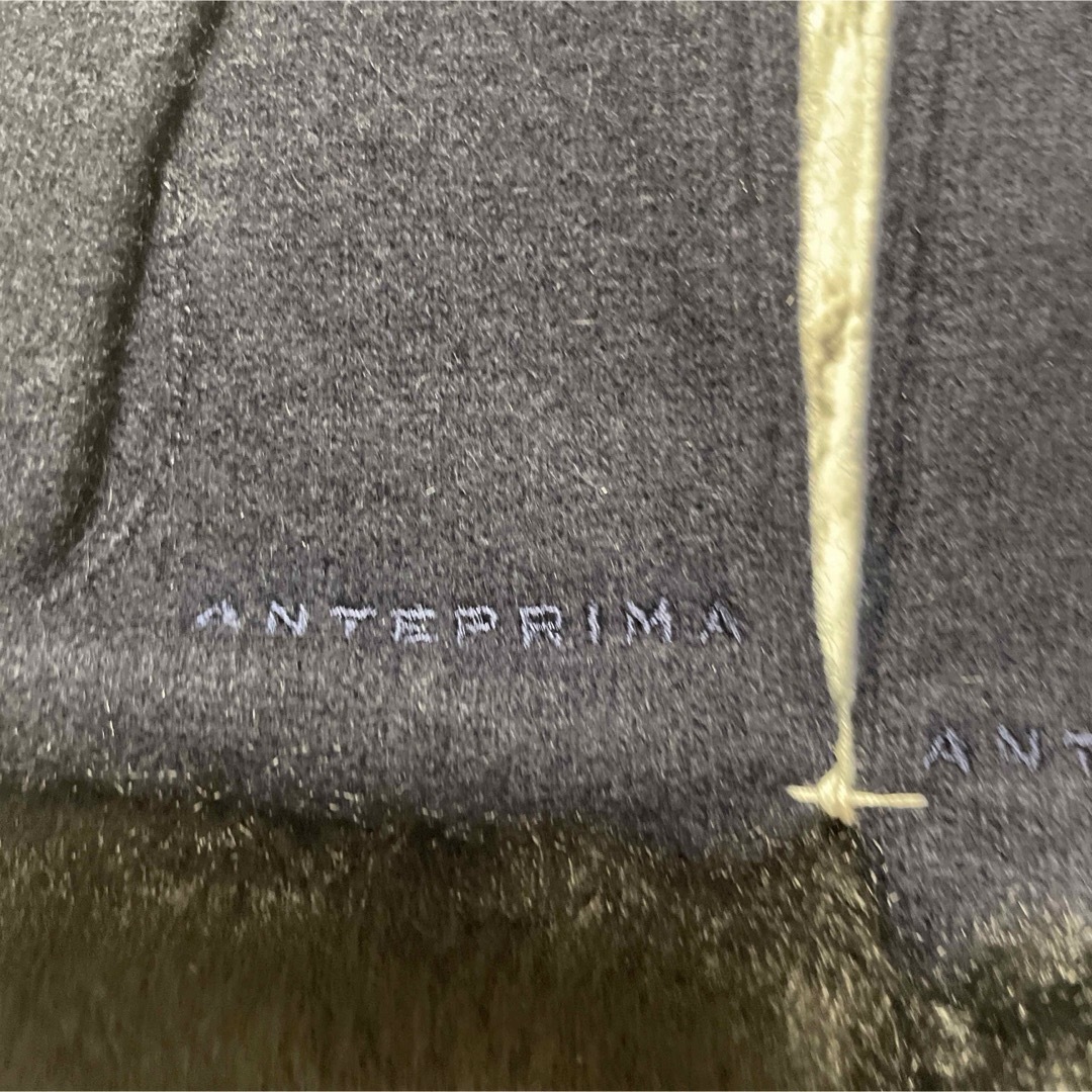 ANTEPRIMA(アンテプリマ)の新品　タグ付き　アンテプリマ  手袋　ネイビー　ファー　スマホ対応　ビーズ レディースのファッション小物(手袋)の商品写真