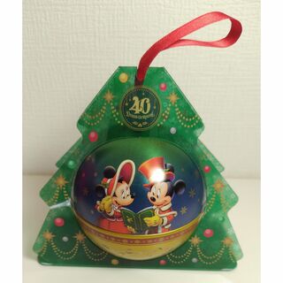 ディズニー(Disney)のディズニー クリスマス 2023 キャンディ缶 ツリー型オーナメント 40周年(菓子/デザート)