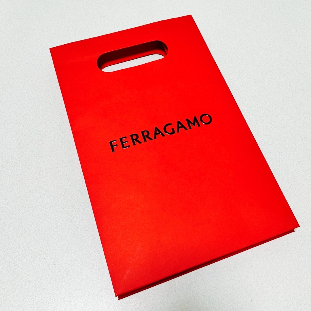 Ferragamo(フェラガモ)の《新品》FERRAGAMO ショッパー レディースのバッグ(ショップ袋)の商品写真