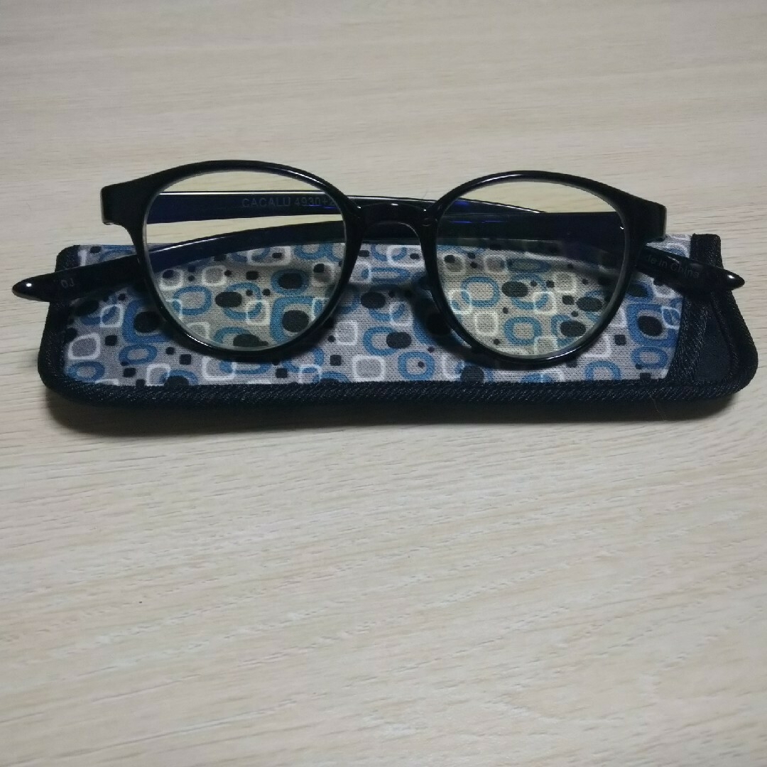 カカル老眼鏡　CACALU＋2.5　ブラック　ウェリントンタイプ レディースのファッション小物(サングラス/メガネ)の商品写真
