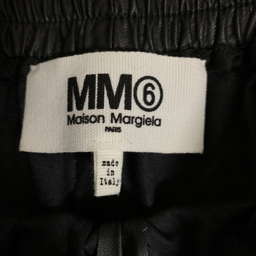 MM6(エムエムシックス)のMM6 Maison Margiela fake leather shorts レディースのパンツ(ハーフパンツ)の商品写真