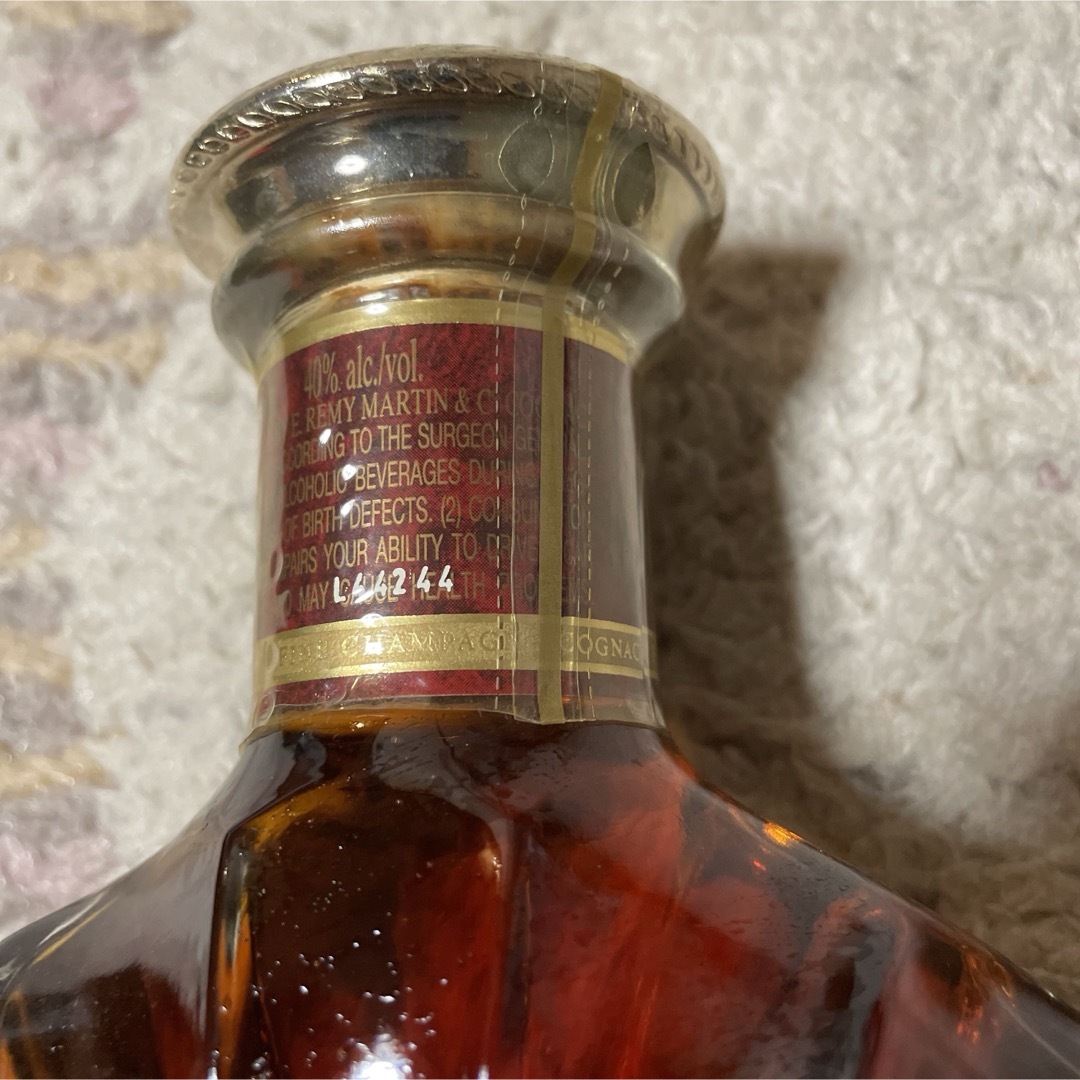 ウイスキー　新品　REMY MARTIN XO 食品/飲料/酒の酒(ブランデー)の商品写真