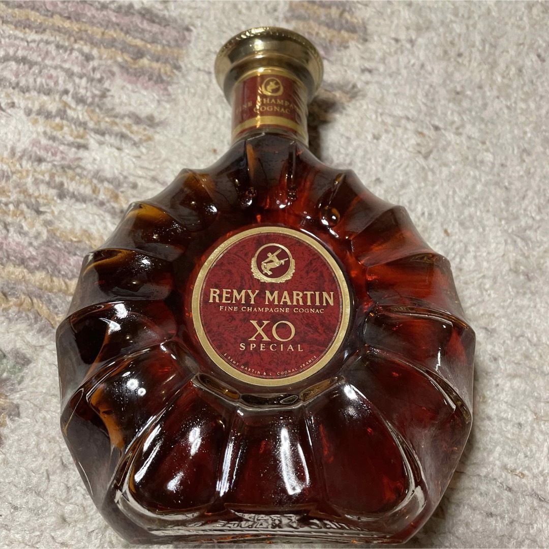 ウイスキー　新品　REMY MARTIN XO 食品/飲料/酒の酒(ブランデー)の商品写真