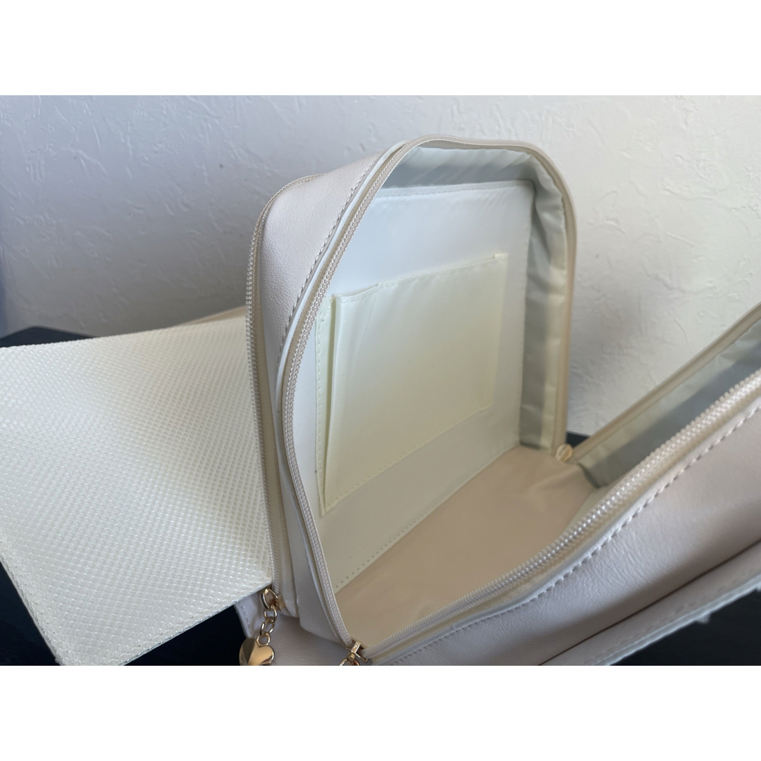 新品【痛バ】5カラー　魔法書型バッグ　本型　パスケース 付 レディースのバッグ(ショルダーバッグ)の商品写真