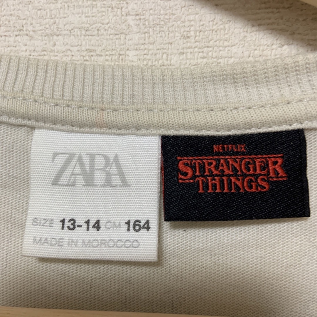 ZARA(ザラ)のZARA ストレンジャーシングス レディースのトップス(Tシャツ(長袖/七分))の商品写真