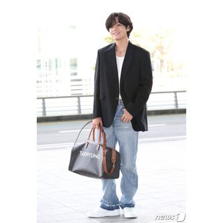 セリーヌ(celine)のBTSテテ着用モデル Celine22aw ウェスリージーンズ(デニム/ジーンズ)