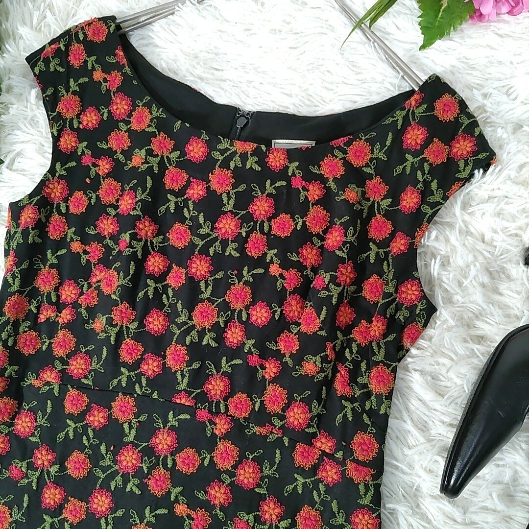 Sybillaシビラ◎美品✨膝丈ワンピース(M)お洒落 花柄刺繍 ノースリーブ