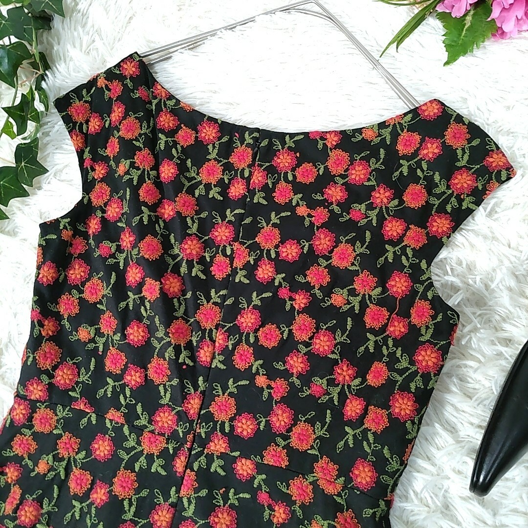 Sybillaシビラ◎美品✨膝丈ワンピース(M)お洒落 花柄刺繍 ノースリーブ
