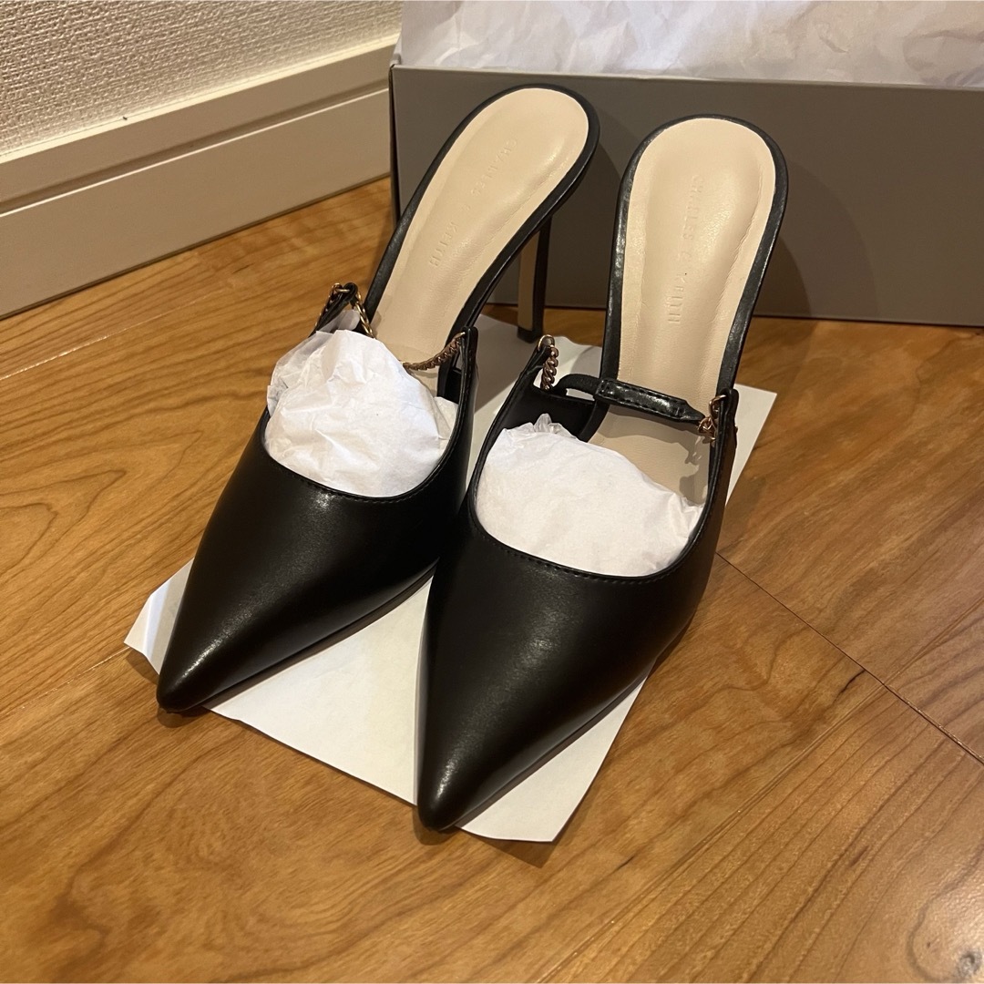 Charles and Keith(チャールズアンドキース)の【美品】チェーンリンク スリングバックスティレットパンプス  レディースの靴/シューズ(ハイヒール/パンプス)の商品写真