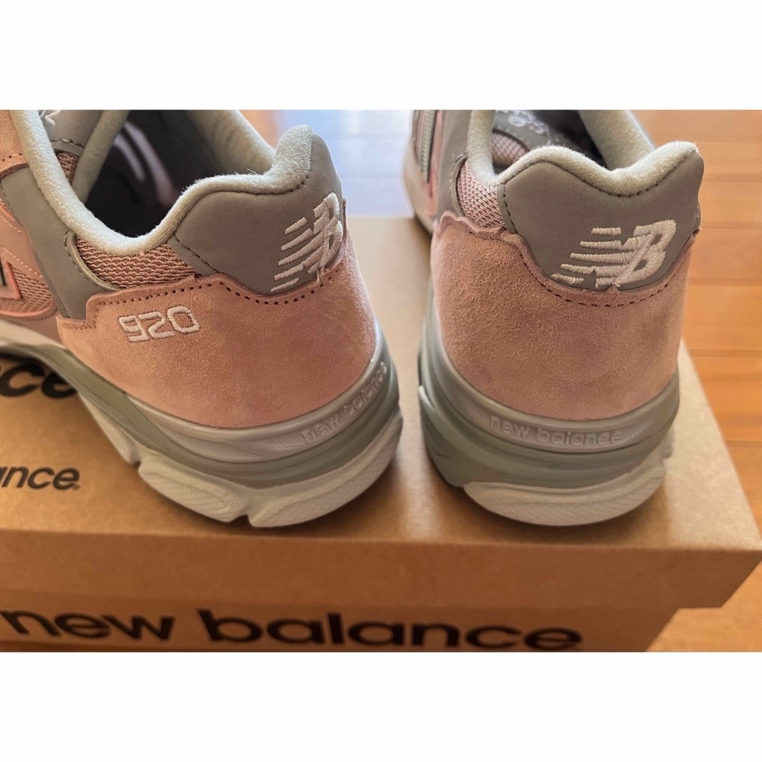 New Balance(ニューバランス)の新品 NEW BALANCE ピンクM920PNKスニーカーuk7.5 26cm メンズの靴/シューズ(スニーカー)の商品写真