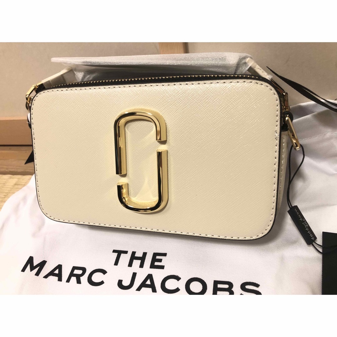 MARC JACOBS(マークジェイコブス)の新品　MARC JACOBS ザスナップショット　ショルダーバッグ　カメラバッグ レディースのバッグ(ショルダーバッグ)の商品写真