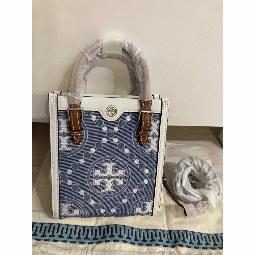 Tory Burch(トリーバーチ)の新品　トリーバーチToryBurch Tモノグラム デニムミニトート ショルダー レディースのバッグ(ショルダーバッグ)の商品写真