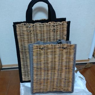 hana様専用　美品　エバゴス　ebagos　紙袋カゴ　大きいサイズ　黒(かごバッグ/ストローバッグ)