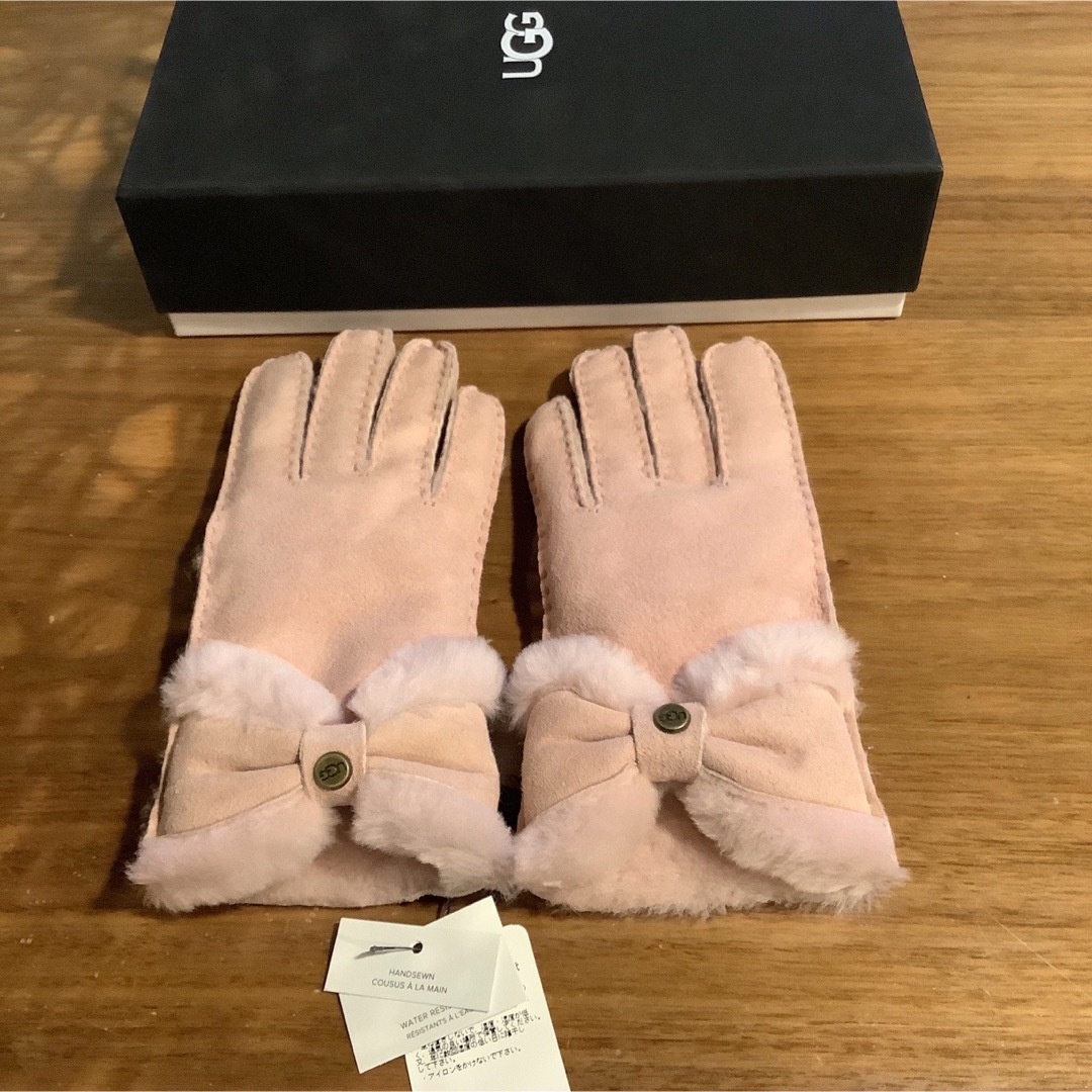 新品　タグ付き　UGG 手袋　ムートン19800円