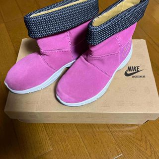 ナイキ(NIKE)の　NIKE ブーツ(ブーツ)