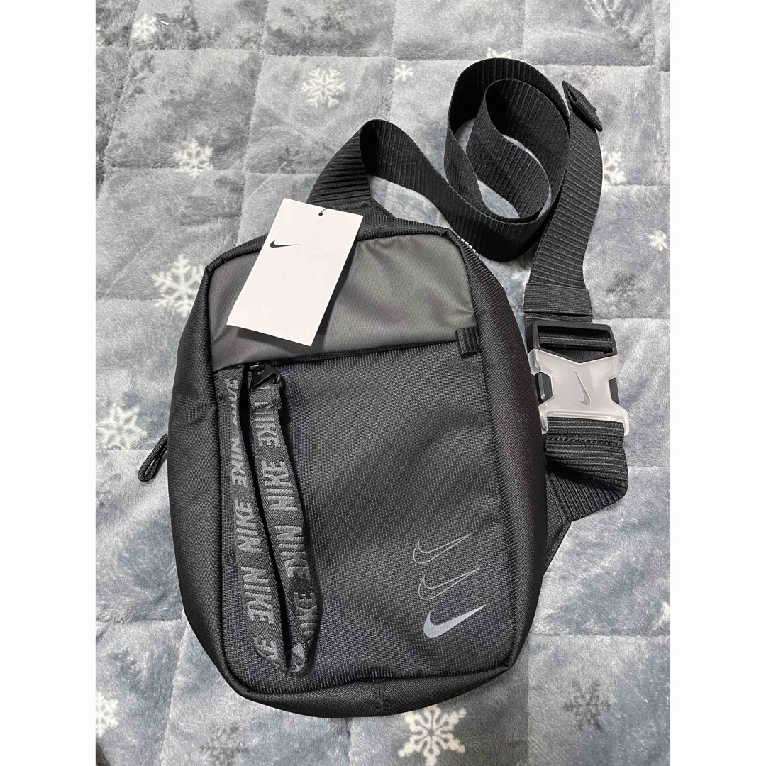 NIKE(ナイキ)のNIKE ボディーバッグ　エッセンシャルヒップパック　ショルダー　スポーツバッグ メンズのバッグ(ボディーバッグ)の商品写真