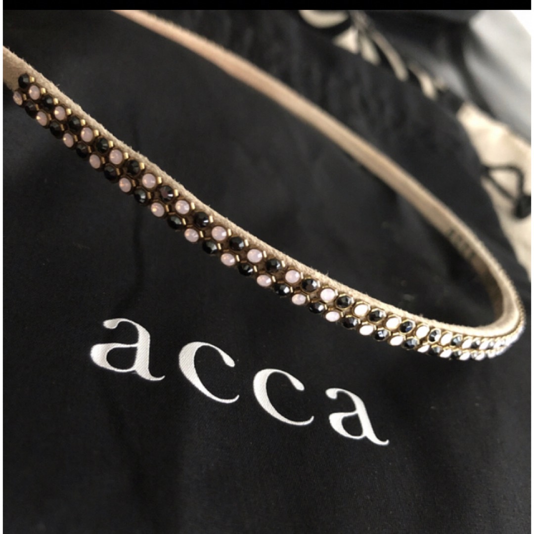 acca(アッカ)のアッカacca バイカラー♡2列クリスタル♡限定カラー♡カチューシャ レディースのヘアアクセサリー(カチューシャ)の商品写真