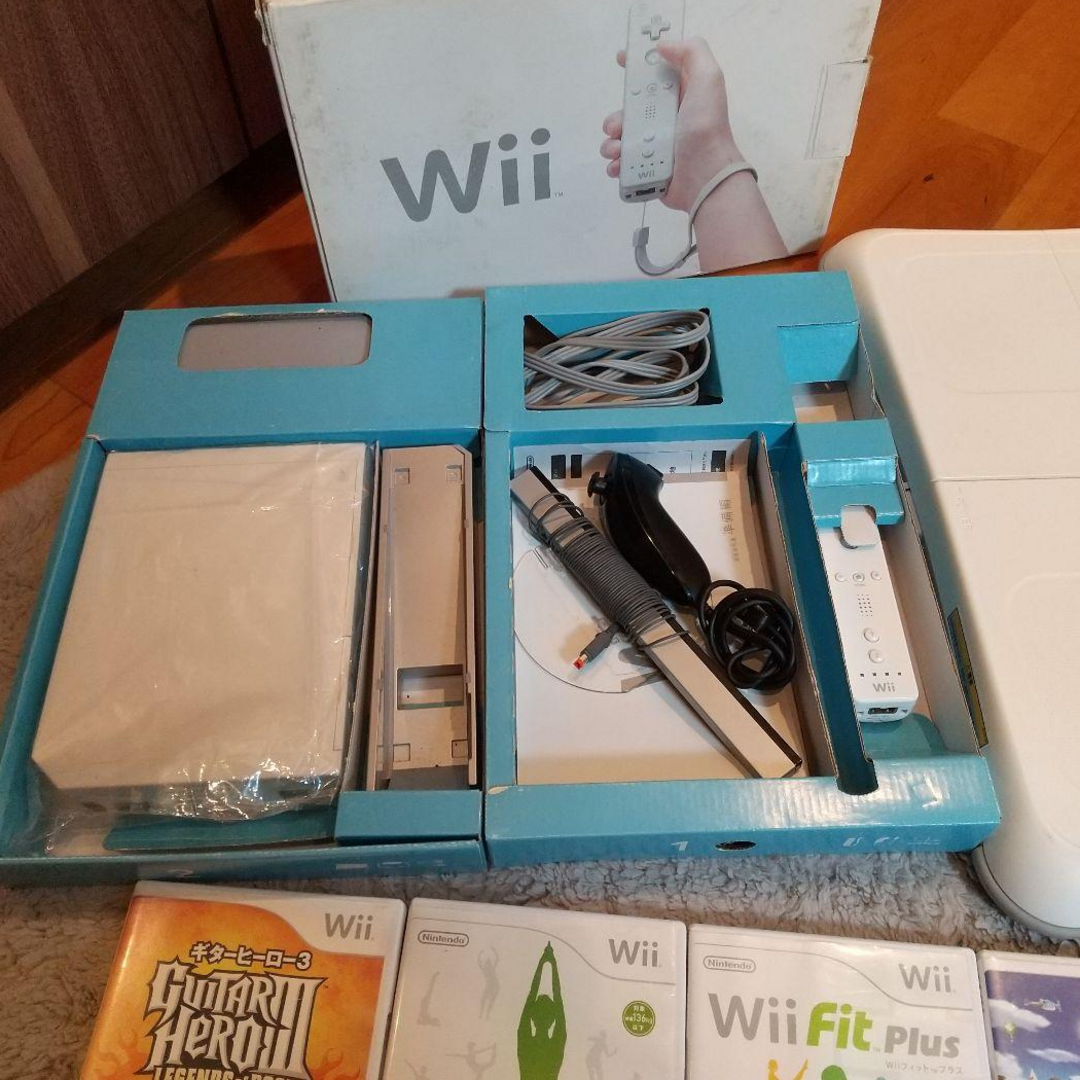 Wii 本体 バランスボード ソフトセット エンタメ/ホビーのゲームソフト/ゲーム機本体(家庭用ゲーム機本体)の商品写真