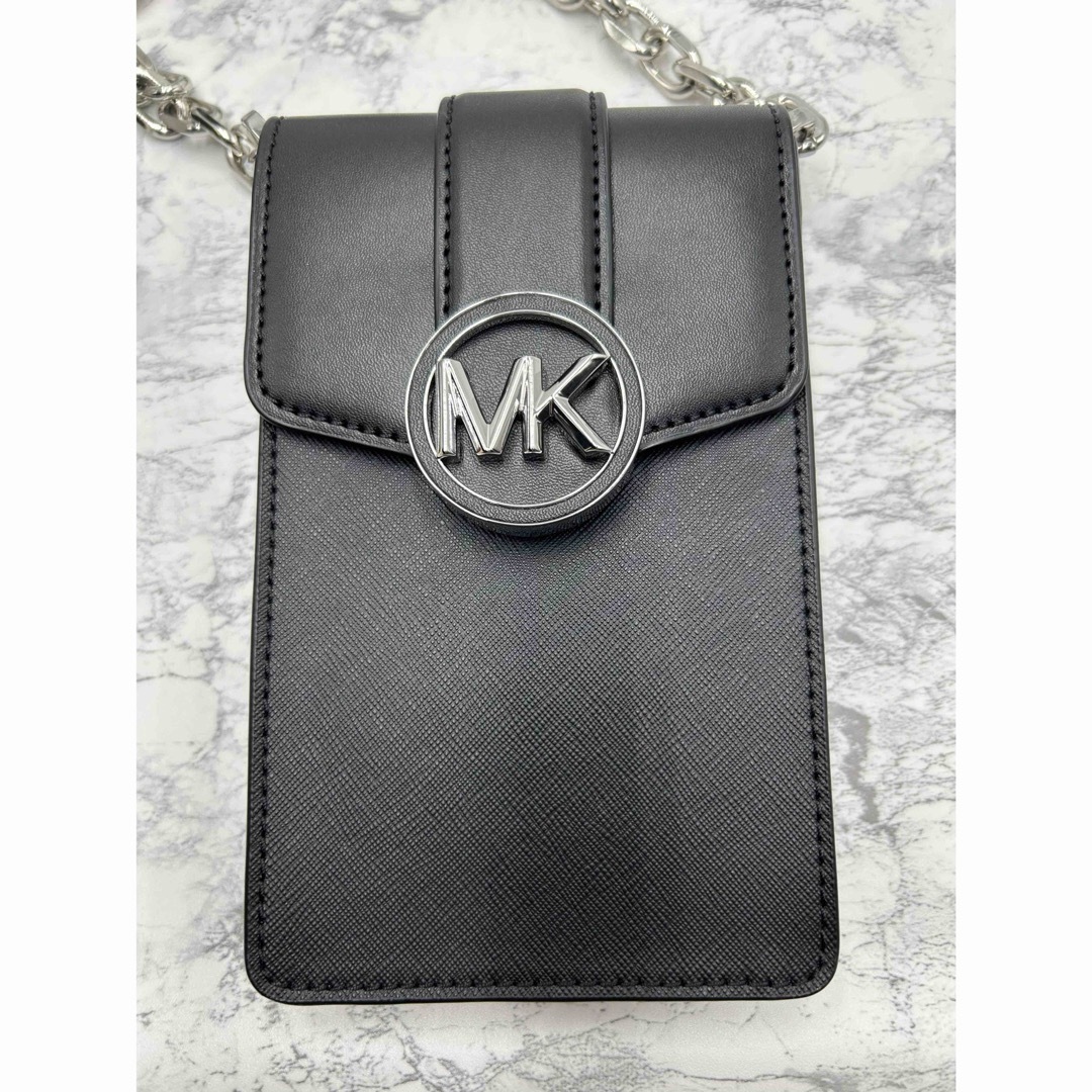 Michael Kors(マイケルコース)のマイケルコース　スマホ ショルダーバッグ ブラック シルバー レディースのバッグ(ショルダーバッグ)の商品写真