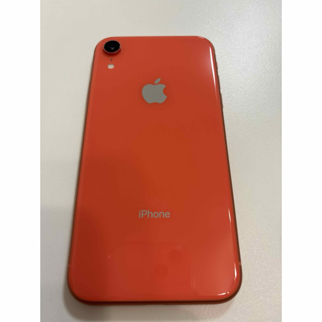 iPhone(アイフォーン)のiPhone XR 64GB　コーラル　 スマホ/家電/カメラのスマートフォン/携帯電話(スマートフォン本体)の商品写真