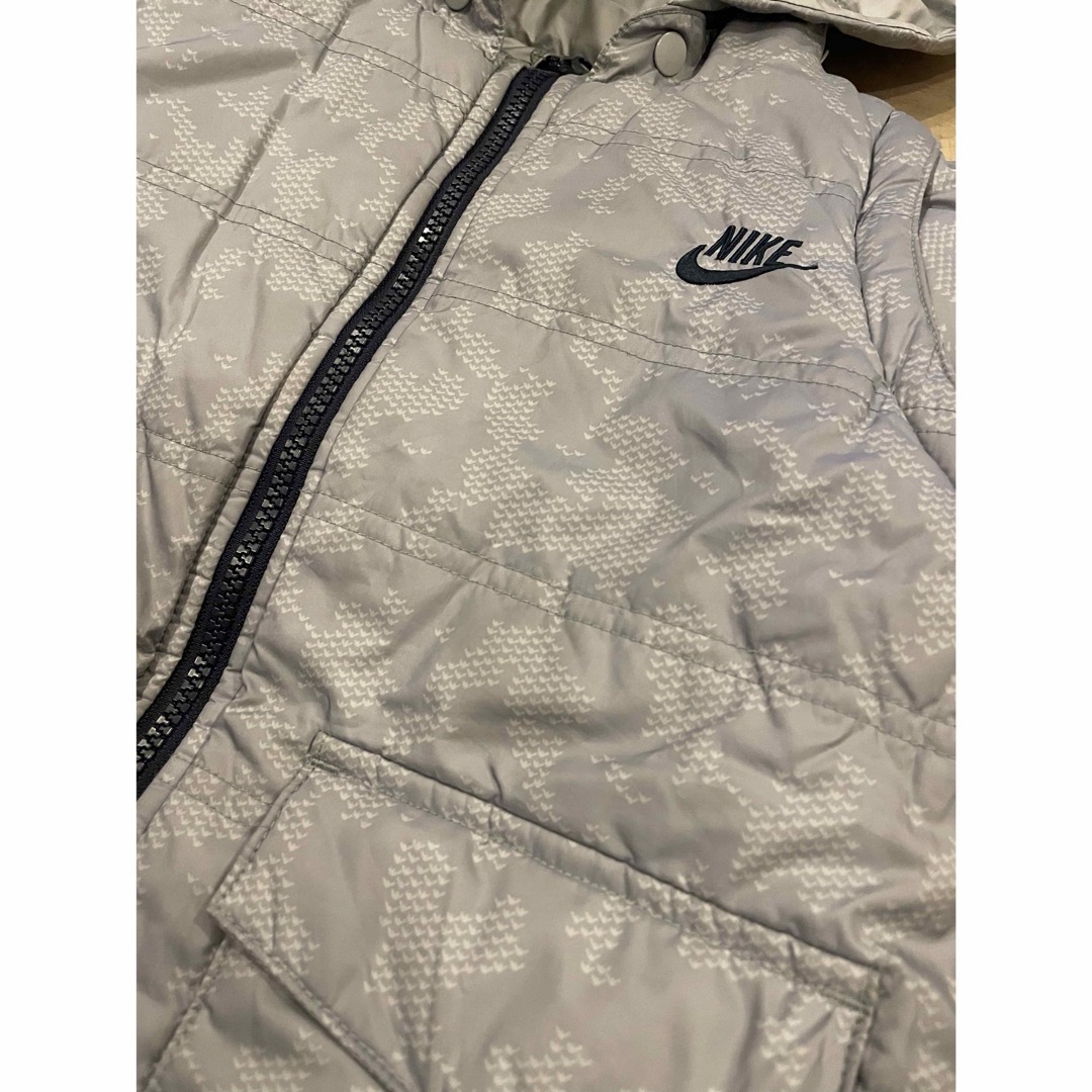 NIKE(ナイキ)の【NIKE】ナイキ リバーシブルジャンパー  ベスト  キッズ 110サイズ キッズ/ベビー/マタニティのキッズ服男の子用(90cm~)(ジャケット/上着)の商品写真