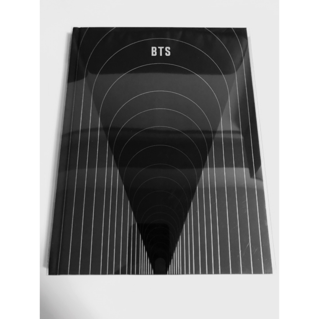 防弾少年団(BTS)(ボウダンショウネンダン)のBTS MAP OF THE SOUL ON:E コンセプトフォトブック エンタメ/ホビーのタレントグッズ(アイドルグッズ)の商品写真