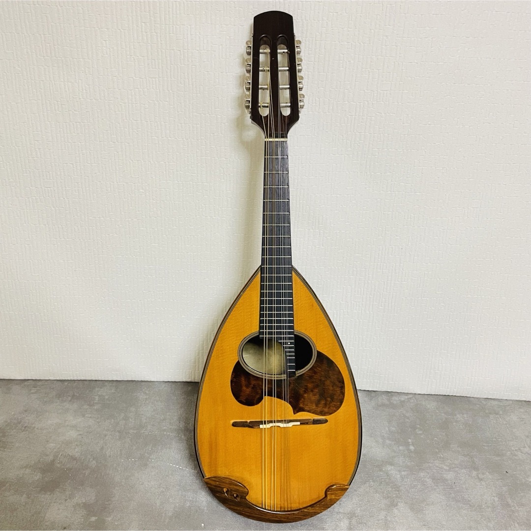 鈴木楽器製作所(スズキガッキセイサクショ)の美品　SUZUKI スズキ　マンドリン　M-40 ハードケース付き　バイオリン製 楽器の弦楽器(マンドリン)の商品写真