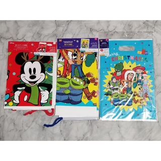 ディズニー(Disney)のギフトバッグ　クリスマス　ミッキー&フレンズ　トイ・ストーリー　3種(キャラクターグッズ)