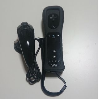 ウィー(Wii)のWii リモコン ヌンチャクセット黒 ブラック シリコンカバー付  任天堂純正品(家庭用ゲーム機本体)