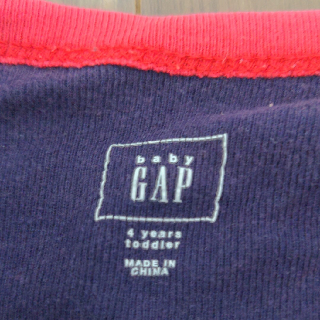 babyGAP(ベビーギャップ)のbabyGap 4歳　パジャマ　上下セット キッズ/ベビー/マタニティのキッズ服男の子用(90cm~)(パジャマ)の商品写真